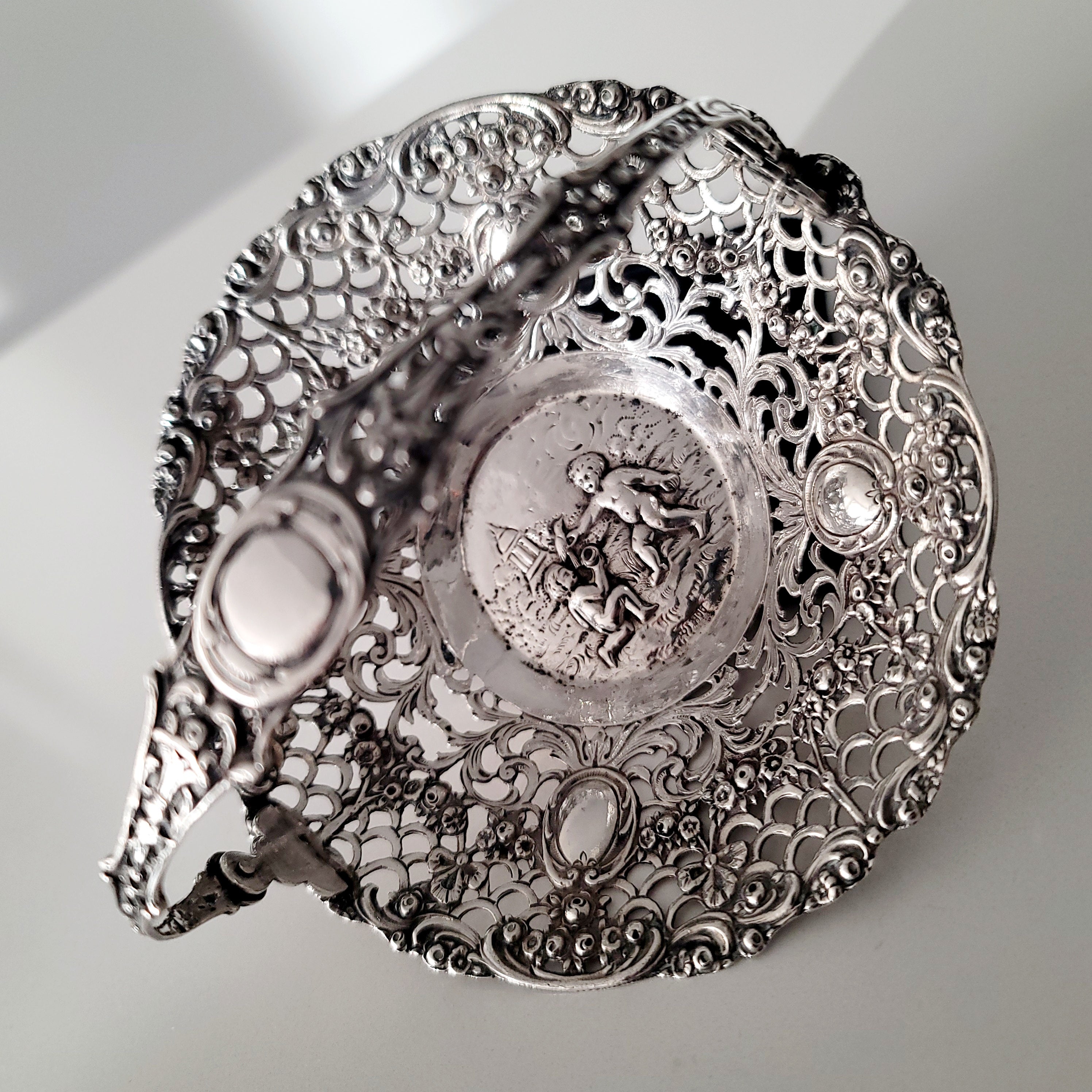 Antique German 800 Silver Pierced Basket with Cherub Scene, Hanau Rococo Revival Filigree Sweetmeat Dish, c.1890 — No.SS123