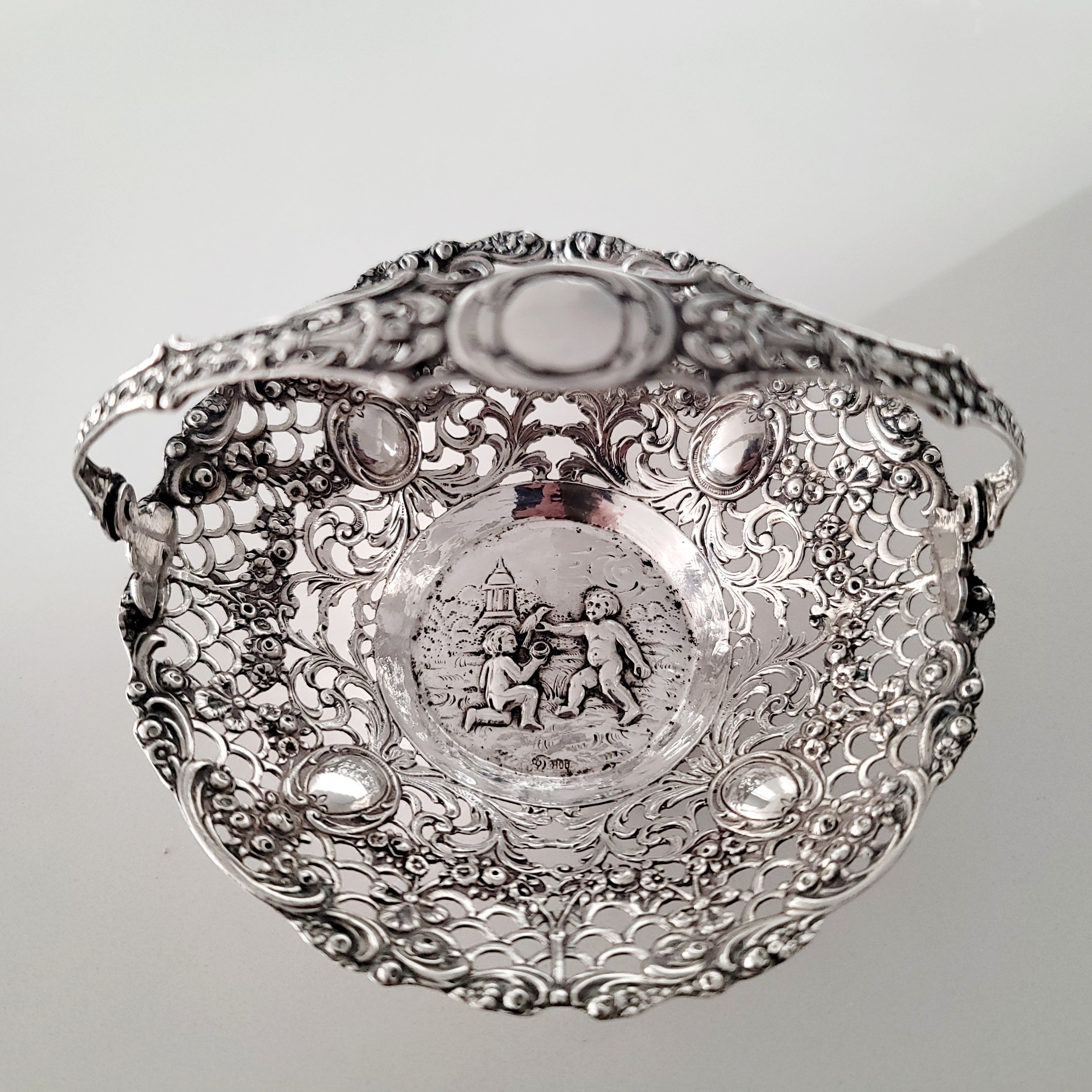 Antique German 800 Silver Pierced Basket with Cherub Scene, Hanau Rococo Revival Filigree Sweetmeat Dish, c.1890 — No.SS123