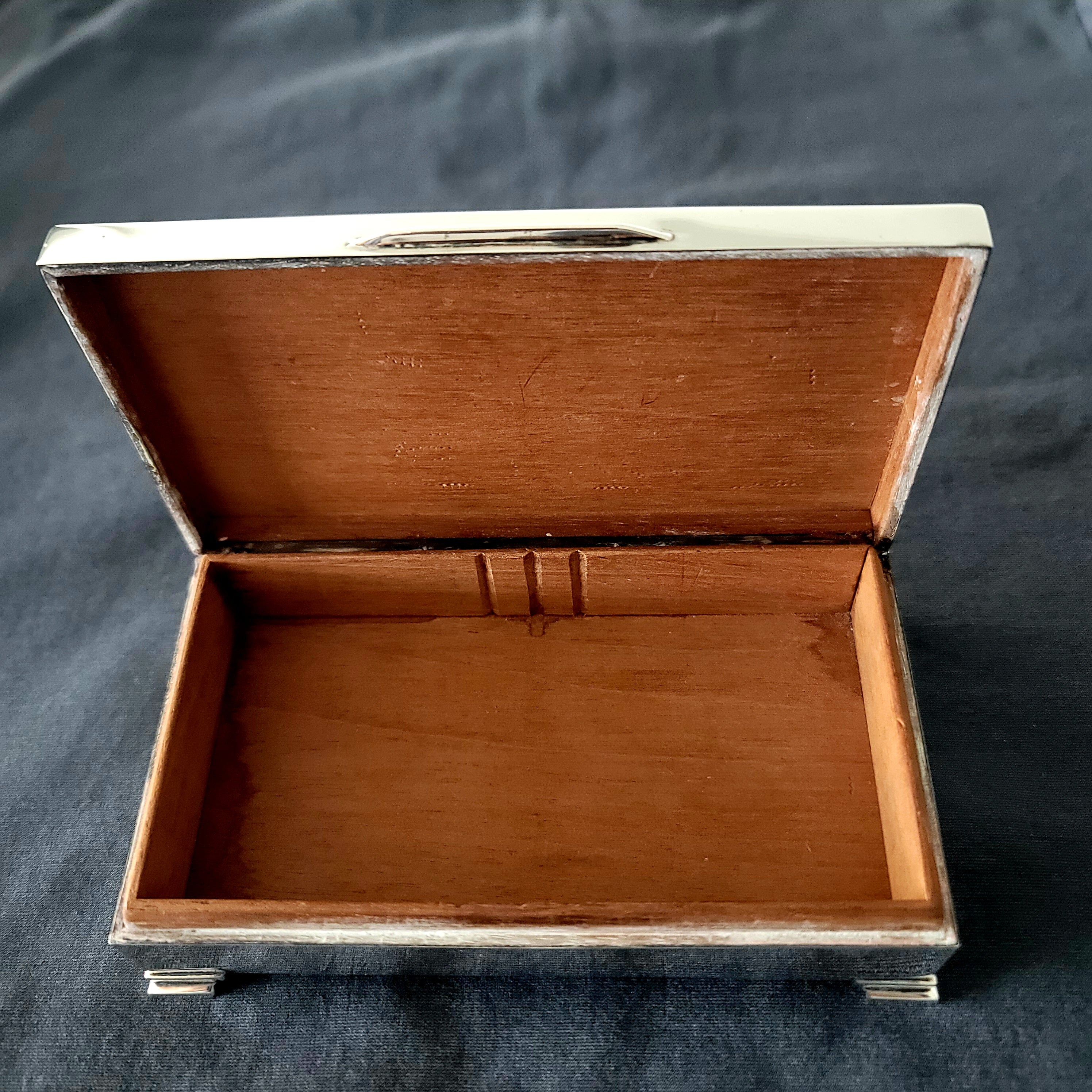 Vintage English Sterling Silver Cigar Box H.BROS Birmingham 1950 Cedar Lined.  No.SS138