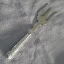 Antique Sterling Silver Fruit Fork: Victorian Floral Handle, 1908 Sheffield. No.SS037