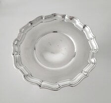 Birks, the Canadian Royal Silversmith  Elegant sterling silver high-foot fruit tray  No. SS054