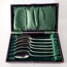 Art Nouveau Silver Plated Teaspoon Set: Ernest Jones, London, Original Box. No.DS046