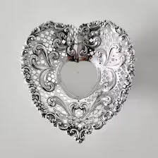 Famous American brand Gorham 925 sterling silver heart-shaped plate | circa 1920s hollow relief bowl | three-legged tray | No:SS069