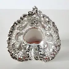 Famous American brand Gorham 925 sterling silver heart-shaped plate | circa 1920s hollow relief bowl | three-legged tray | No:SS069