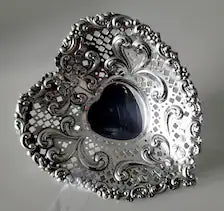 Famous American brand Gorham 925 sterling silver heart-shaped plate | circa 1920s hollow relief bowl | three-legged tray | No:SS069