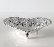 Famous American brand Gorham 925 sterling silver heart-shaped plate | circa 1920s hollow relief bowl | three-legged tray | No:SS069