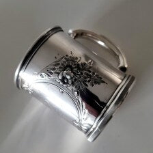 19th Century Sterling Silver Baby Cup: Whiting Mfg. Floral Engraving, 1883. No.SS086