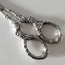 1926 Birmingham Sterling Silver Grape Scissors – Rare Reversed Lion Passant Hallmark, Grape & Vine Pattern  No.SS107