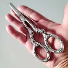 1926 Birmingham Sterling Silver Grape Scissors – Rare Reversed Lion Passant Hallmark, Grape & Vine Pattern  No.SS107