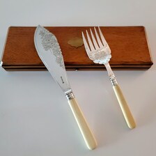 Victorian EPNS Fish Serving Set, L  W Mark, Engraved Knife & Fork, Ivorine Handles, Original Fitted Box, c.1890–1910 No.DS053
