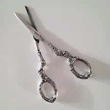 1926 Birmingham Sterling Silver Grape Scissors – Rare Reversed Lion Passant Hallmark, Grape & Vine Pattern  No.SS107
