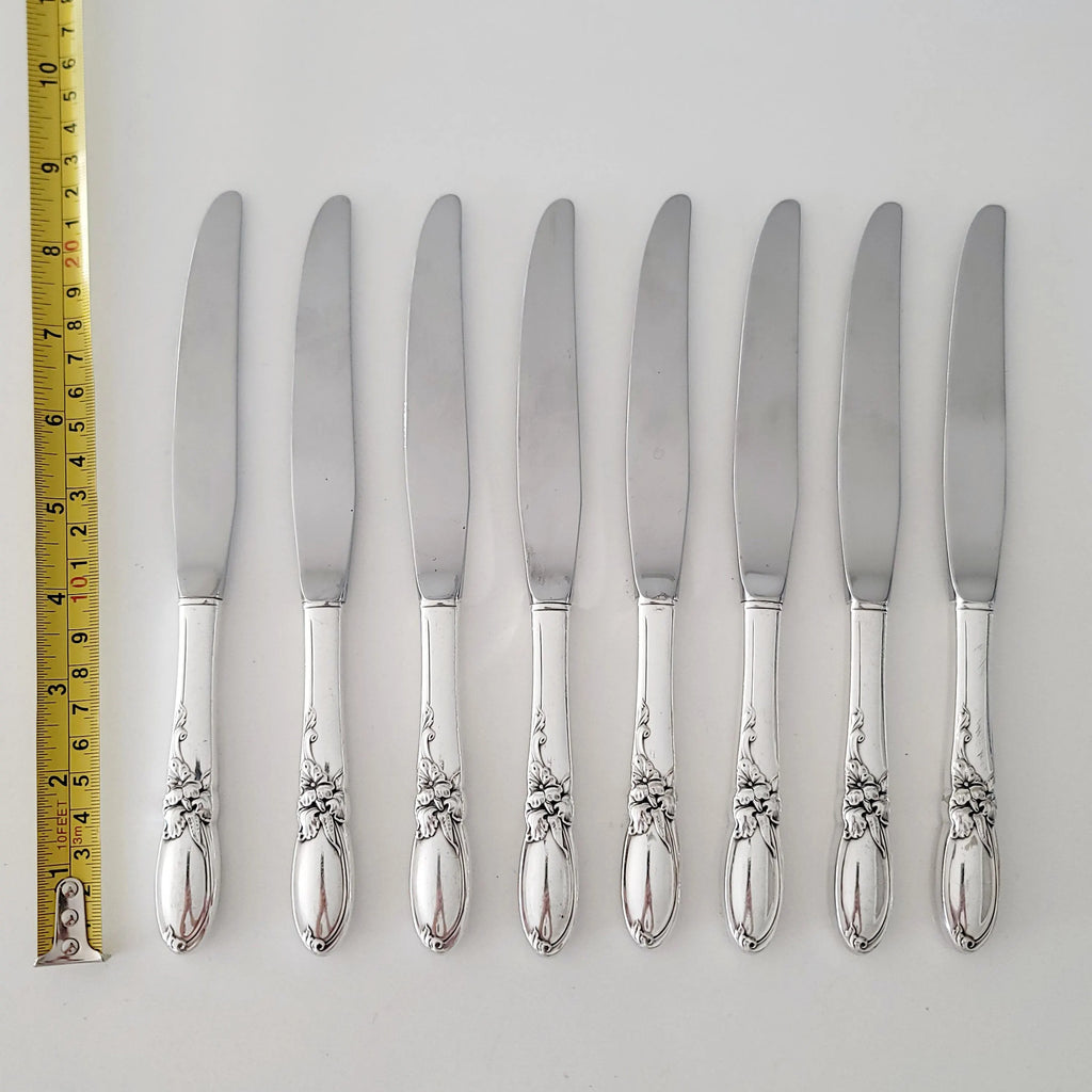 Vintage Community Silverplate Flatware Set “White Orchid” 1953 Pattern – 58 Pcs w/ Wooden Chest – Elegant Floral Design No.DS057