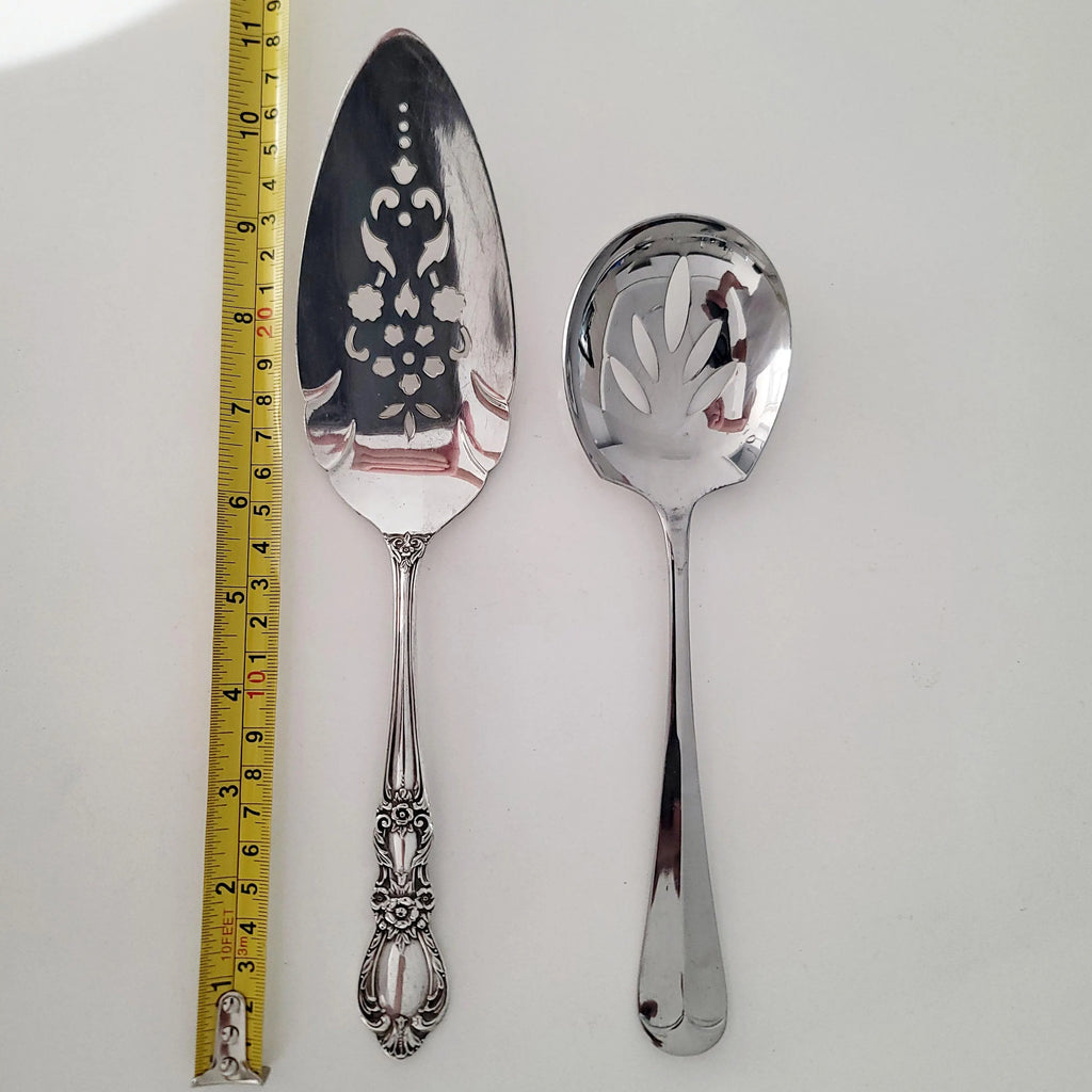 Vintage Community Silverplate Flatware Set “White Orchid” 1953 Pattern – 58 Pcs w/ Wooden Chest – Elegant Floral Design No.DS057