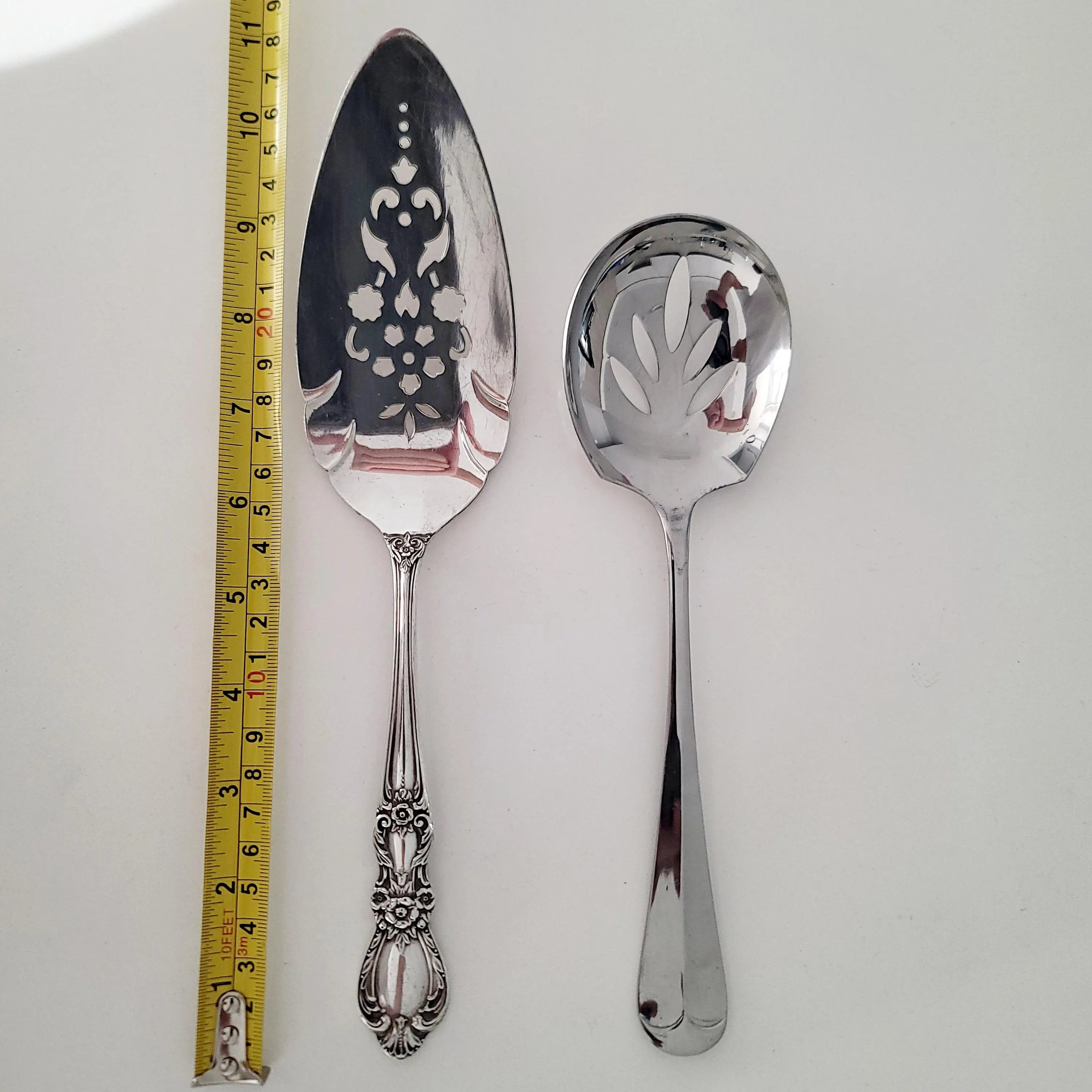 Vintage Community Silverplate Flatware Set “White Orchid” 1953 Pattern – 58 Pcs w/ Wooden Chest – Elegant Floral Design No.DS057