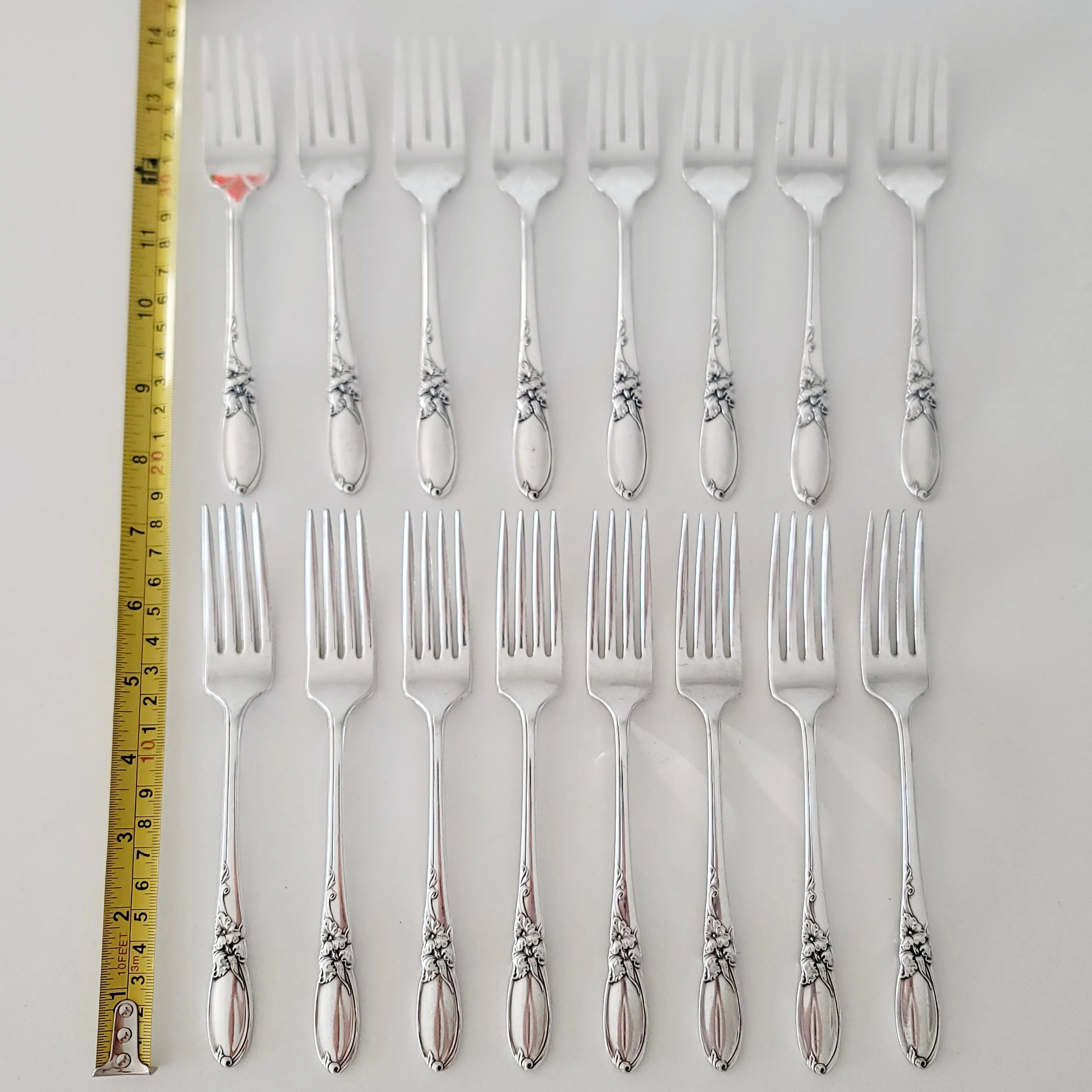 Vintage Community Silverplate Flatware Set “White Orchid” 1953 Pattern – 58 Pcs w/ Wooden Chest – Elegant Floral Design No.DS057