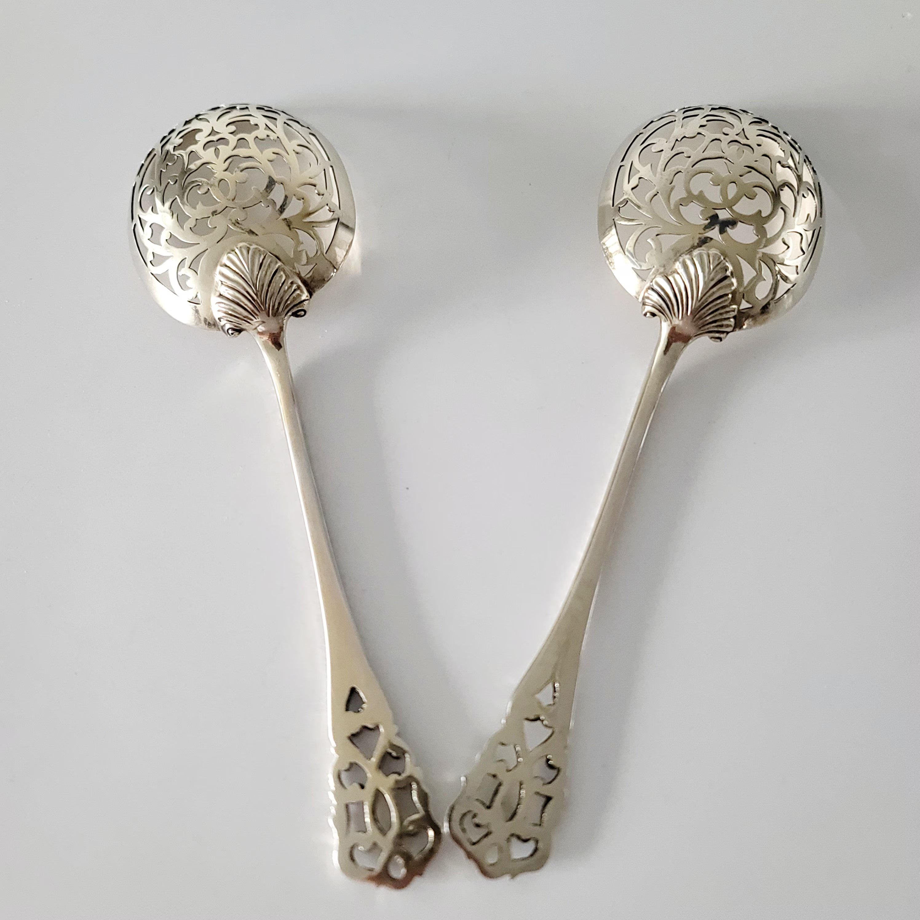 1910 Edwardian Fully Gilt Sterling Silver Pierced Sugar Sifters, John Round & Son Ltd, London, 138g — No.SS124