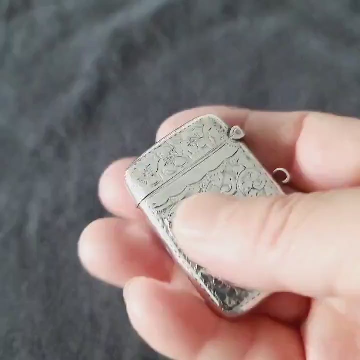 1904 Birmingham Sterling Silver Vesta Case · J & C · Hand-Engraved Floral Design · 23g No.SS131