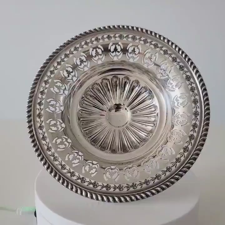 Birks Sterling Silver Pedestal Compote Dish, Pierced Floral Border, Pattern No.62/15, c.1940s – 176g, 16.7cm No.SS116