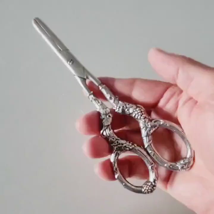 1926 Birmingham Sterling Silver Grape Scissors – Rare Reversed Lion Passant Hallmark, Grape & Vine Pattern  No.SS107